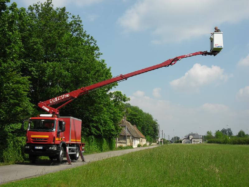 Nacelle télescopique sur poids lourds ETJ 190 - Hauteur de travail 19m - Charge 200kg - Déport 12m_0
