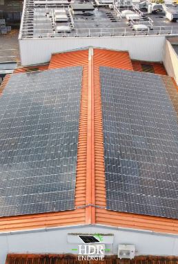 Panneau photovoltaïque sur toiture pour Bâtiments : commerciaux, tertiaires, bureaux et de collectivité_0