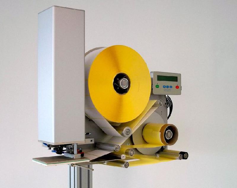 Étiqueteuse KP-122/KP-180 - 500 étiquettes/min - Soufflage Direct - Vérin - Bras Pivotant - Haute Précision_0