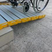 Rampe handicap amovible Roll Up en aluminium - largeur 80 cm - modulable et antidérapante_0