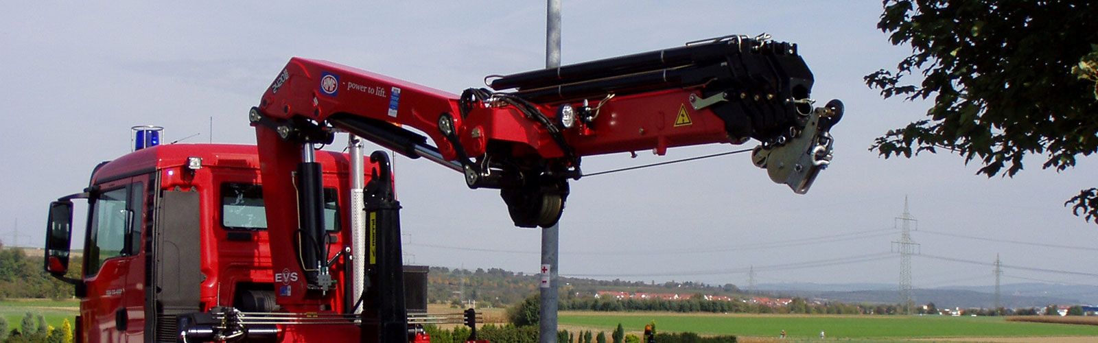 2420-K grue auxiliaire - HMF - portée hydraulique 8.3 à 21.7 m - double système maxi-couple et articulation flexible_0