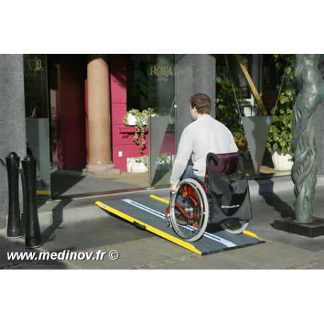 Rampe d'accès PMR 205 cm en fibre de verre ultra légère - surface antidérapante - supporte jusqu'à 300 kg_0
