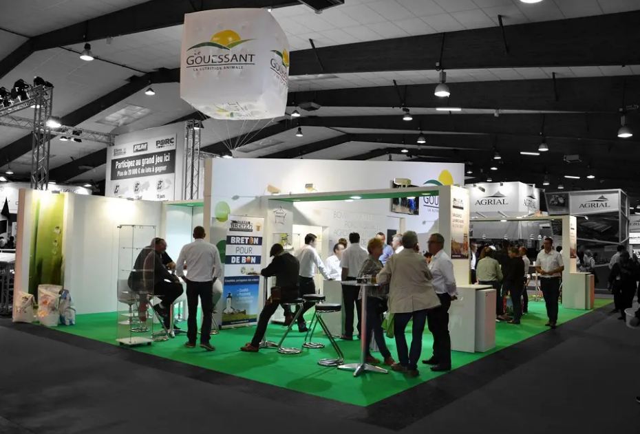 Cube publicitaire gonflé à l'hélium en PVC - personnalisable avec marques, logos, messages ou images - tailles sur mesure_0