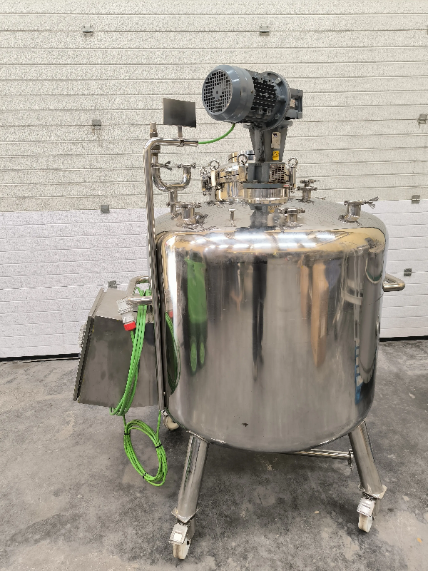 Cuve acier inoxydable 670 litres avec agitation - référence                        :                         c14023_0