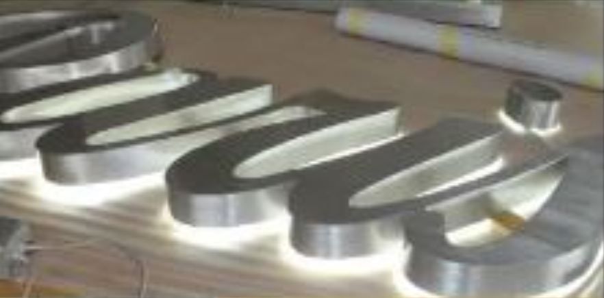 Lettrage 3D pleines ou creuses en aluminium brossé - relief de 10 à 100 mm - fixation incluse et options LED_0