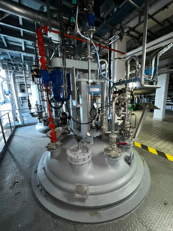 Réacteur à émail pfaudler be6300 d'occasion - référence                        :                         c9668_0