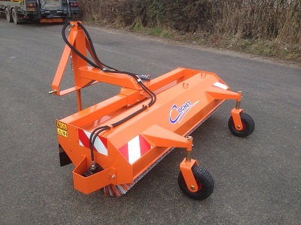 Balayeuse agricole ou espace vert - Medium 1m60 et 2m00 - Adaptable 3 points avant/arrière tracteur_0