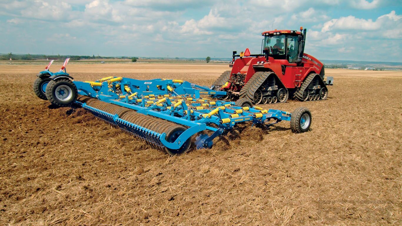 Fantom Classic - Cultivateur agricole semi-porté 4 rangées - Farmet a.S - Largeur de travail 12 500 mm_0
