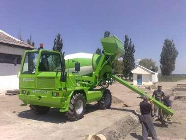 Auto-bétonnière Merlo DBM 2500 EV - capacité 2500 L - puissance et maniabilité_0