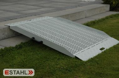 Pff 2500f - rampe de trottoir - e-stahl - dimensions 800 x 2500 mm - revêtement époxy RAL 7035 - charge maxi 350 kg_0