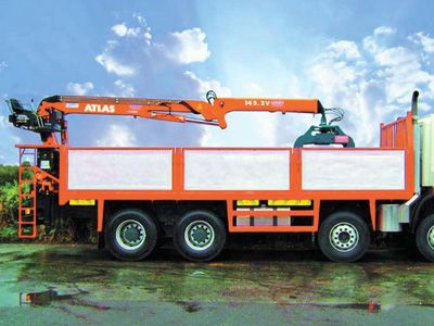 Grue auxiliaire Atlas 145.2 V - modèle performant et robuste_0