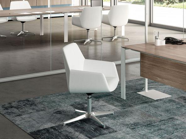 Siège de réunion Cape en simili-cuir avec piètement 4 branches en aluminium brillant_0
