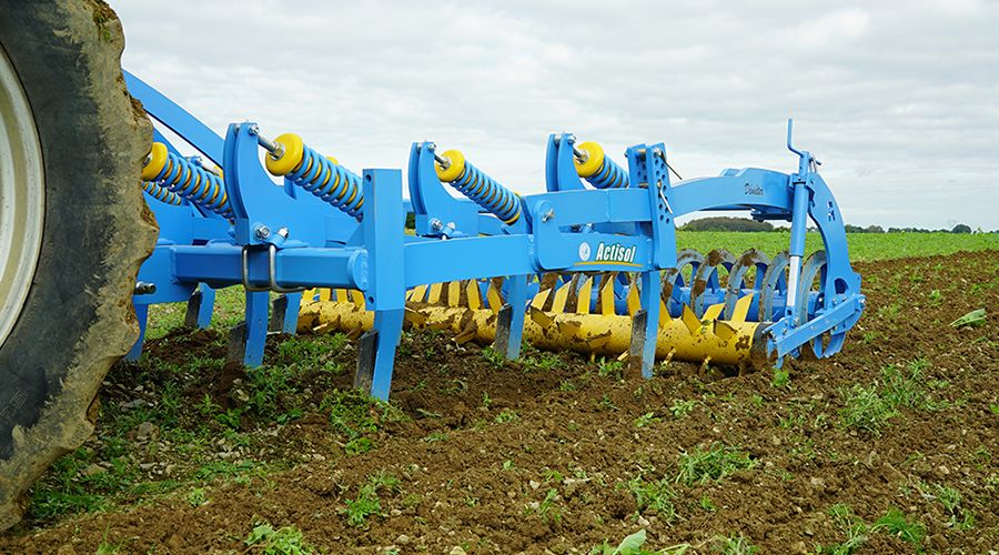 Fissurateur Demeter pour un travail agronomiquement complet