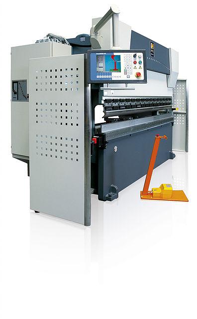 Presses plieuses industrielles gamme Haco EUROMASTER E - haute précision angulaire et multi-axes CNC_0
