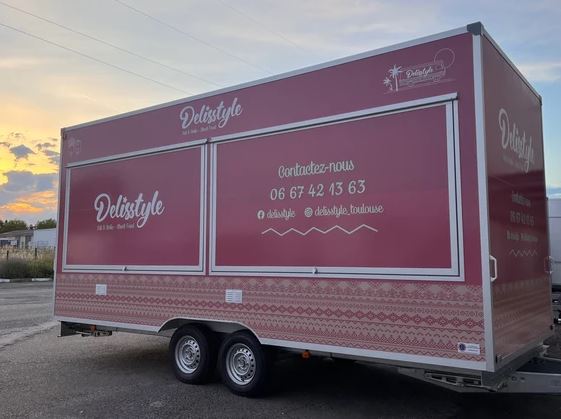 Remorque Food Truck 5,20m personnalisable - espace de travail professionnel - équipements sur mesure_0