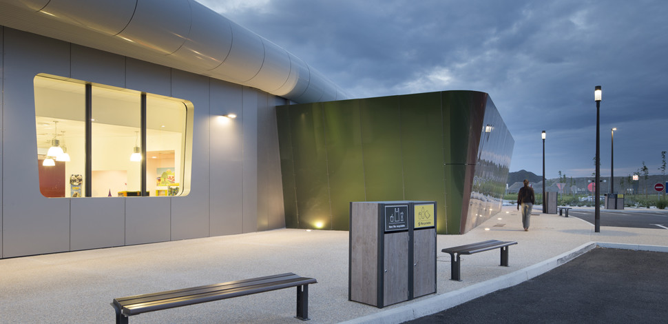 Colonne lumineuse d?Éclairage public utyl conique / led / 35 w / en acier et aluminium anodisé / 3 m_1