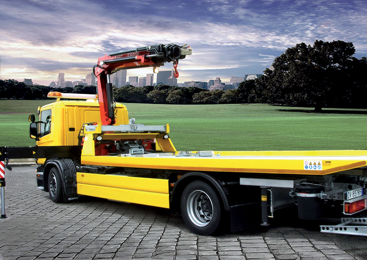 Grue auxiliaire Fassi F170AT - 14,9 tm de levage - 10,05 m de bras hydraulique_0