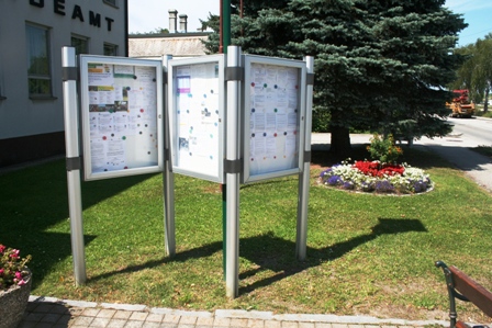 Panneau-vitrine d'affichage et d'information urbaine_0