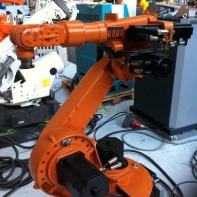 Robot kuka kr6 krc2 de 2004 peu dheures_0