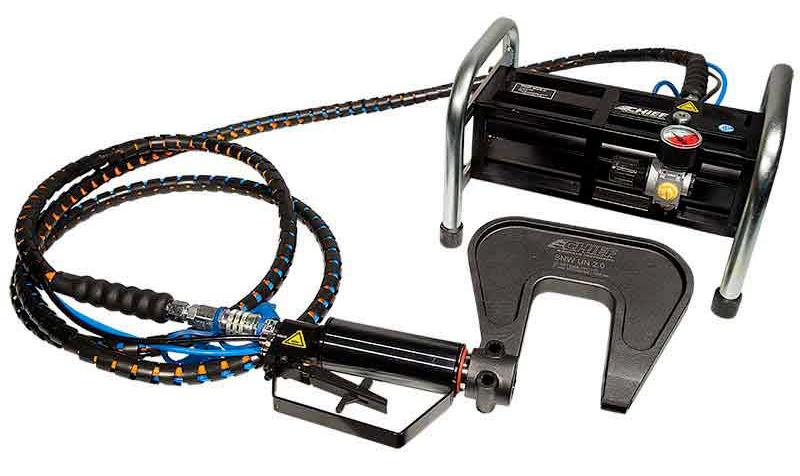 Soudure - Rivet Gun PNP90 (Chief) - Riveteuse hydraulique-pneumatique mobile - rapport de pression 100:1_0