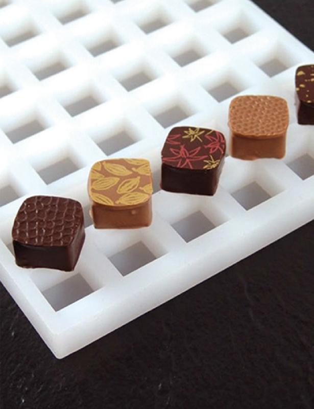 LS02 - Moule en silicone carré Chocoflex Pavoni Italia - 54 empreintes_0
