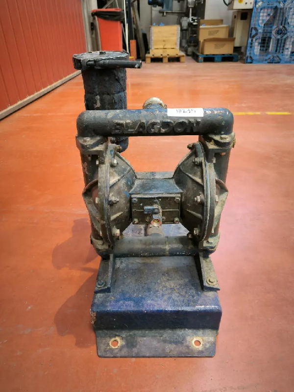 Pompe pneumatique Blagdon avec panier filtre - Référence C13235_0