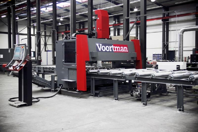 Découpage plasma Voortman V320 - perçage et découpe de tôles avec torche plasma HD et changeur d'outils automatique_0