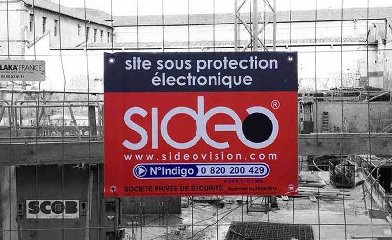 Panneau publicitaire de chantier