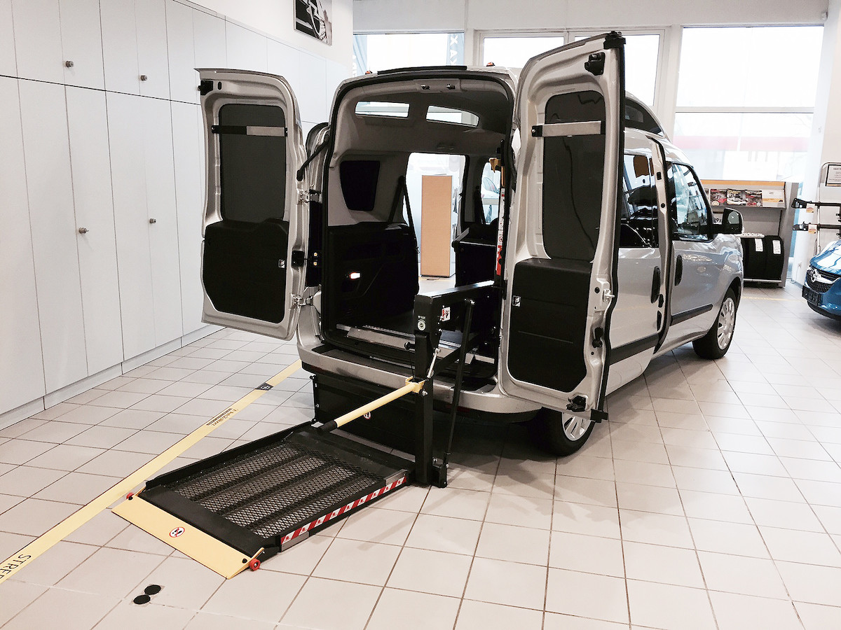 DH-PH1.03 - Élévateur PMR - Capacité 300 kg - Modèle flexible pour véhicules de tourisme, minibus et ambulances_0