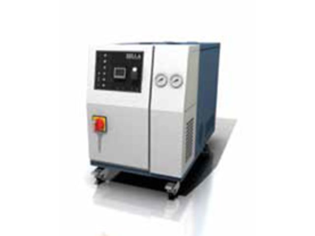Thermorégulateur à eau jusqu'à 160°C et à huile jusqu'à 250°C - système compact avec réservoir fermé_0