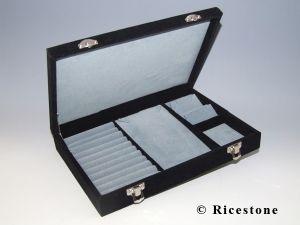 2A) COFFRET LUXE 18X26 CM BAGUES, BOUCLE, ET COLLIER.