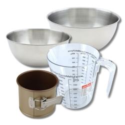 Set pâtisserie avec petit moule à panettone 12 x 10 cm en acier, 2 bols à mixer, verre mesureur et spatule Zenker - jaune métal 3176239937848_0