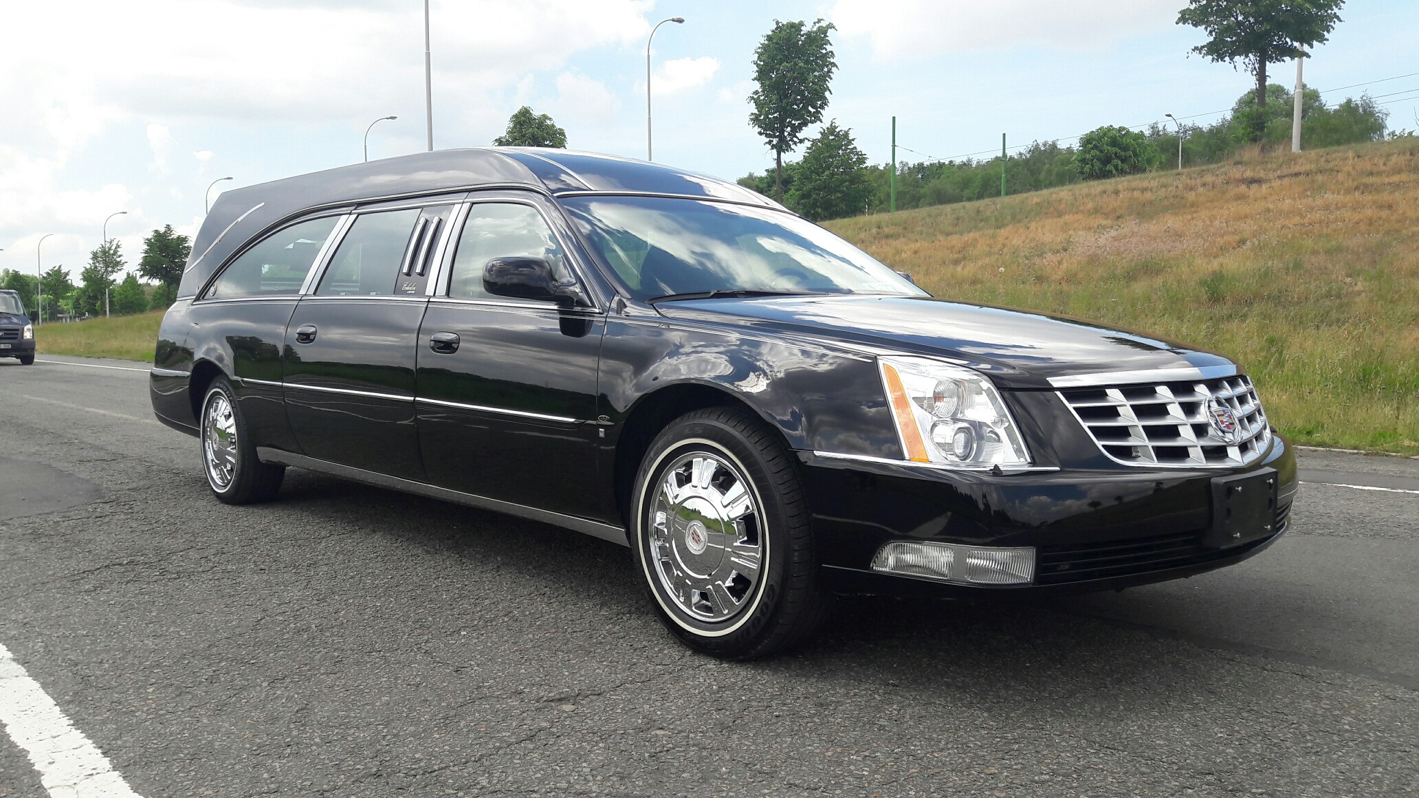 2009 cadillac dts eagle corbillard voiture funéraire américaine_0