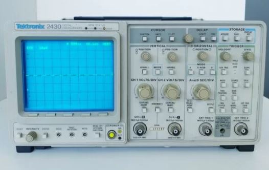 2430 - Oscilloscope numérique Tektronix - 150 MHz - 2 CH - Taux d'échantillonnage 100 MS/s - Résolution 8 bits_0