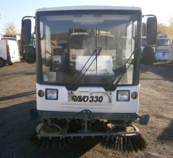 Balayeuse de voirie RAVO 330 - Année 200_0