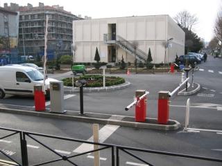 Barrière levante motorisée - modèles résidentiels et intensifs - MBPS lisses acier ou alu jusqu'à 10m_0