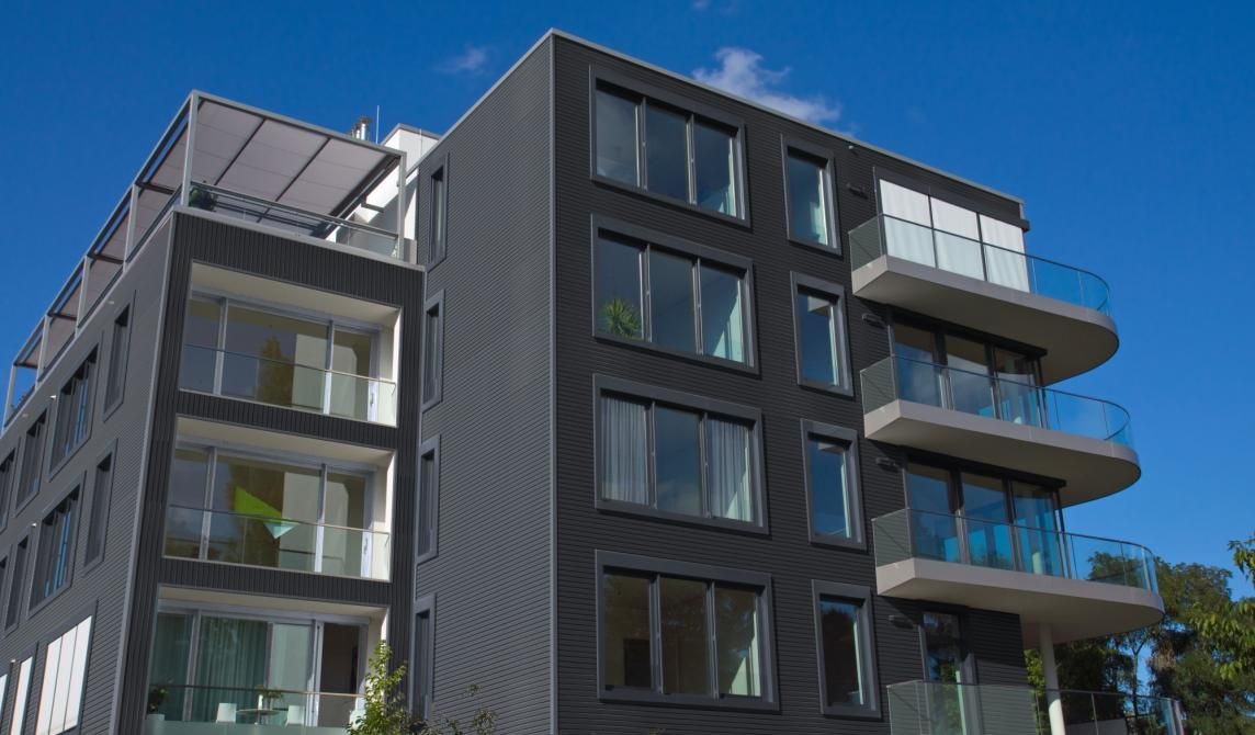 Façades Silvadec - dimensions 30 x 87 x 3600 mm - finition brossée - liberté de création et entretien minimal_0