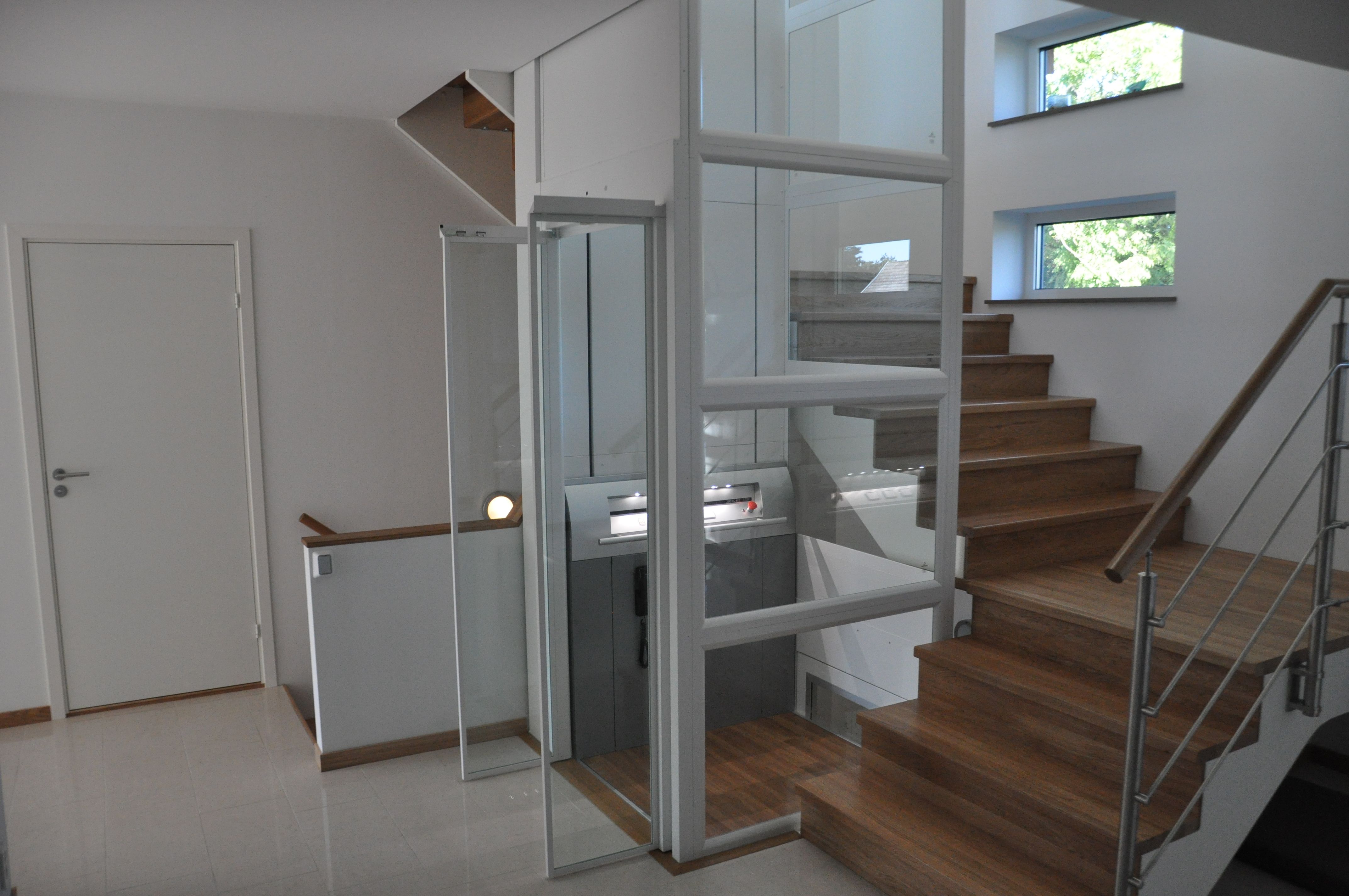 Ascenseur privatif intérieur Aritco 6000 - design moderne et sécurité avancée_0