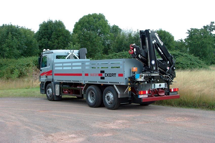 Série 18000 E ASC - Grue auxiliaire Cormach - Pression 270 bar - Moment statique max. 18000 daN/m - Longueur du bras hyd. 16600 mm_0
