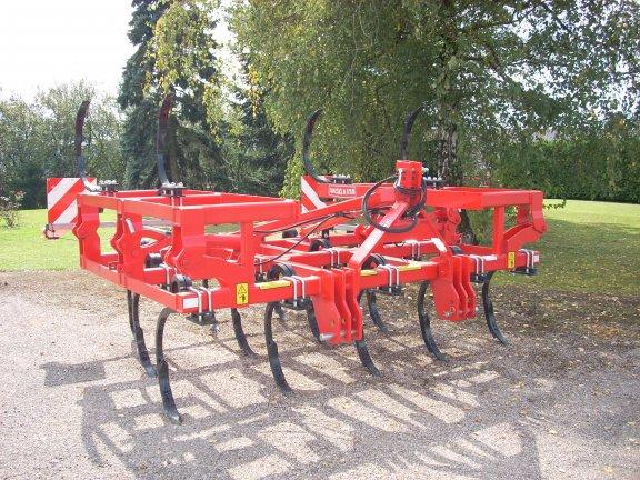 Déchaumeur à dents CL 35 390 - 17 - Quivogne - robuste et polyvalent avec largeur de travail de 3,90 m_0