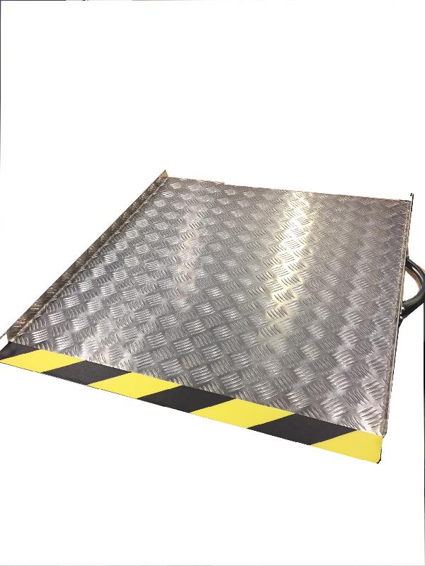 Rampe simple 120 x 90 cm - aluminium strié - poignée - capacité 300kg - RampnGO_0