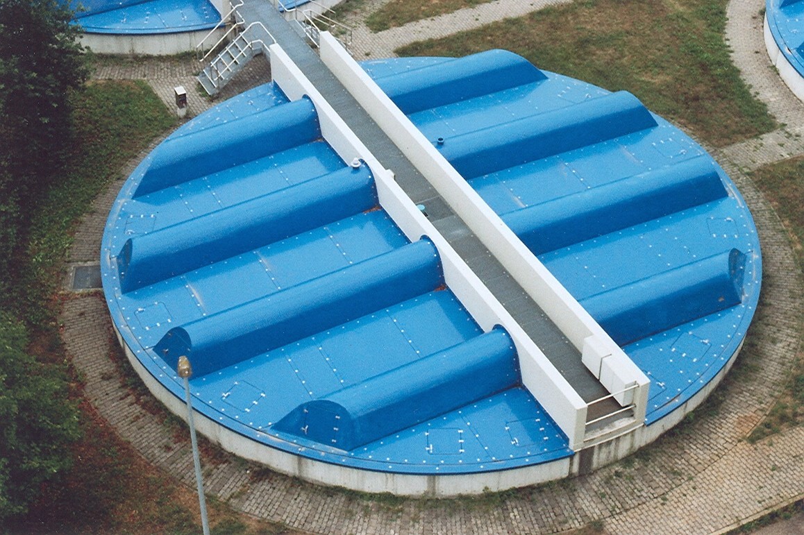 Couverture pour bassin en polyester renforcé - avec passerelle et capacité jusqu'à 4KN/m²_0