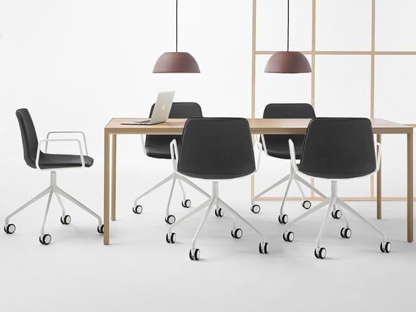 Lot de 2 sièges de bureau Varya Tapiz piètement aluminium à roulettes_0