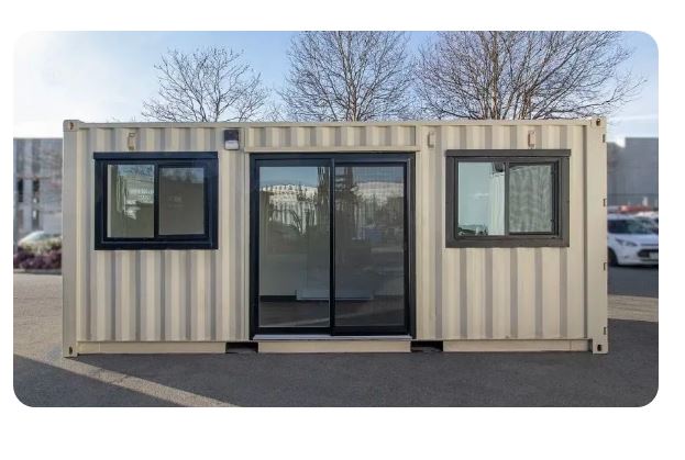 Container  bureau  de chantier et base vie : une solution robuste, fonctionnelle, empilable et modulable_0