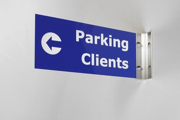 Enseigne drapeau en PVC gravé recto/verso pour extérieur - Direct Signalétique - 102 x 102 mm, résistant UV et intempéries_0