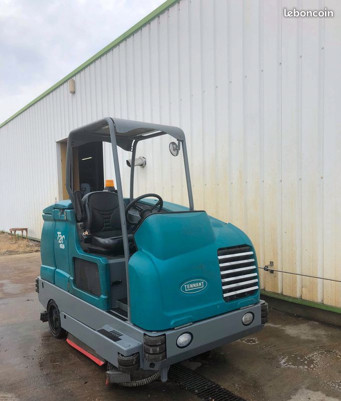 Autolaveuse autoportée d'occasion Tennant T20 - Groupe Clean - 1070 mm de largeur de nettoyage - 13900 m²/h - Gaz_0