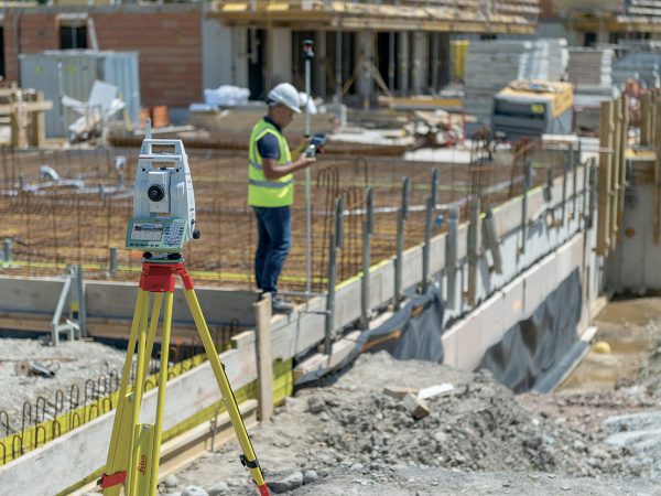 Station totale robotisée Leica TS16 - précision élevée avec logiciel Captivate et ATRplus - Portée prisme jusqu'à 10 000 m_1