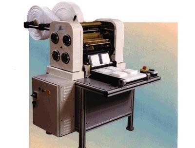 Machine à confectionner et conditionner les compresses de gaze - std300_0