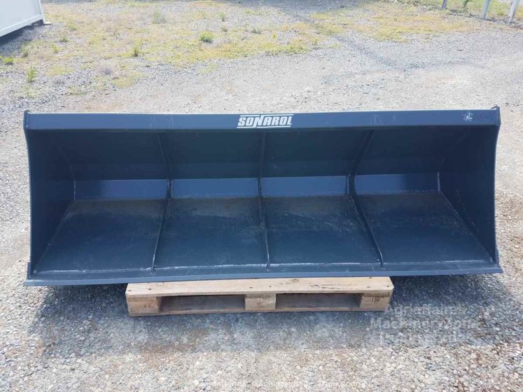 Godet universel pour chargeur frontal - Sonarol LU SNR 2200_0