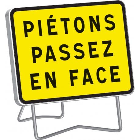 Kc1 t1 pietons passez en face TALIAPLAST | 525618_0